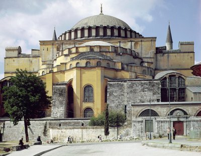 Exterior view of the cupola, 532-37 by Byzantine School
